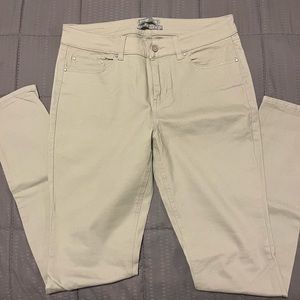 Like New Women’s Jeans 11